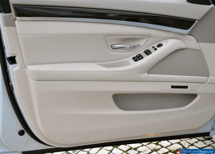 2011 BMW 5-series Sedan - фотография 198 из 248