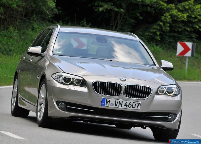 2011 BMW 5-series Touring - фотография 3 из 194