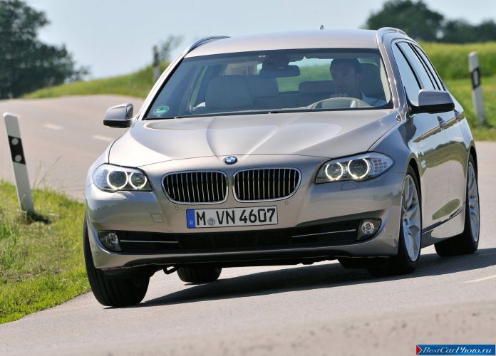 2011 BMW 5-series Touring - фотография 6 из 194