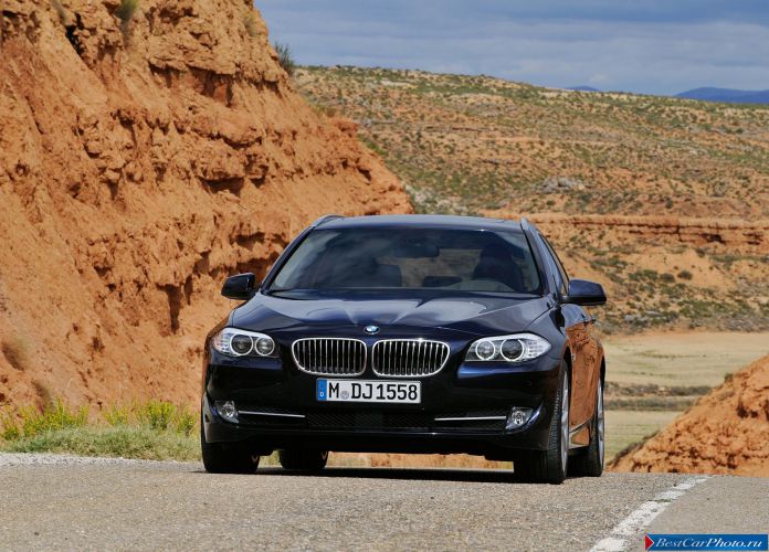 2011 BMW 5-series Touring - фотография 7 из 194
