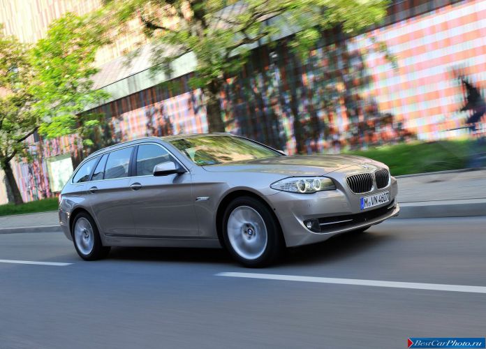2011 BMW 5-series Touring - фотография 14 из 194