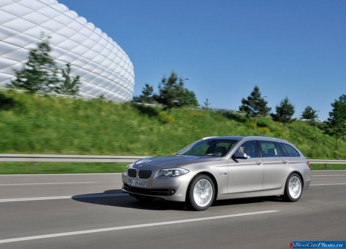 2011 BMW 5-series Touring - фотография 21 из 194