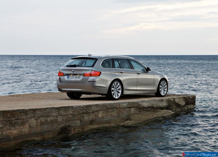 2011 BMW 5-series Touring - фотография 83 из 194