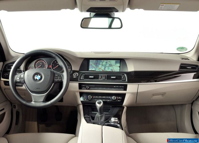 2011 BMW 5-series Touring - фотография 130 из 194