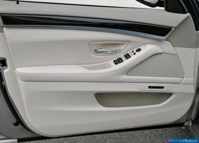 2011 BMW 5-series Touring - фотография 145 из 194