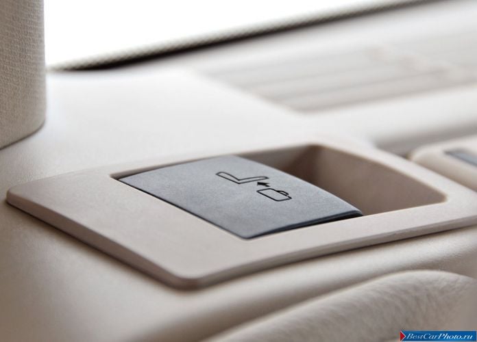 2011 BMW 5-series Touring - фотография 166 из 194
