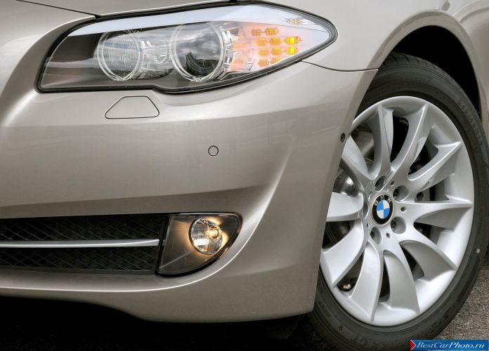2011 BMW 5-series Touring - фотография 170 из 194