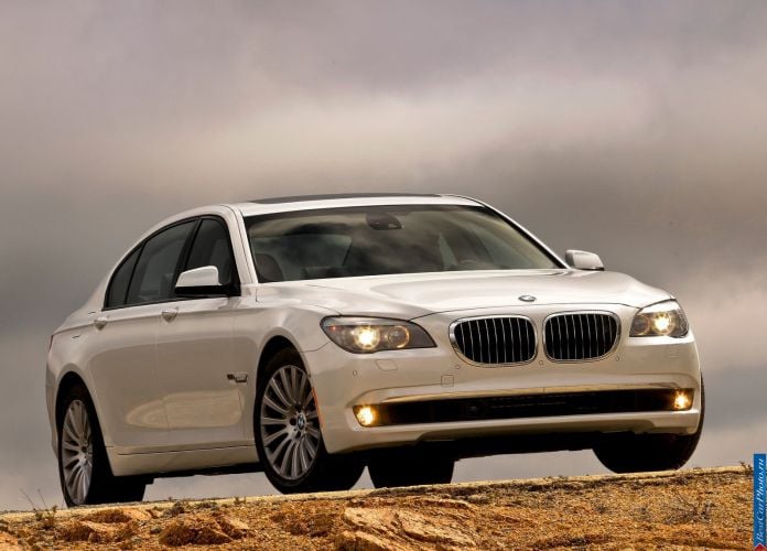 2011 BMW 750Li - фотография 1 из 70 2011 BMW 750Li - фотография 1 из 70