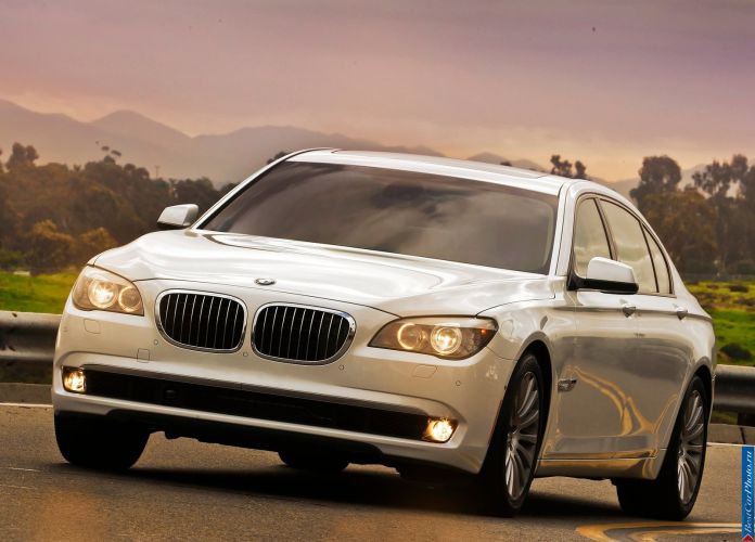 2011 BMW 750Li - фотография 2 из 70 2011 BMW 750Li - фотография 2 из 70