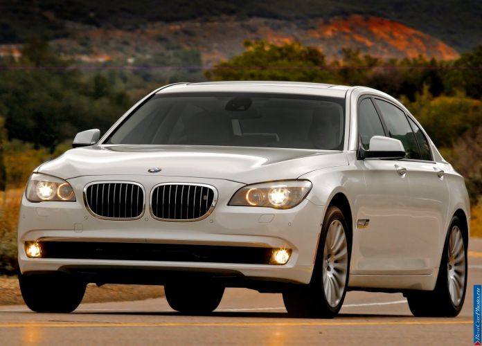 2011 BMW 750Li - фотография 4 из 70 2011 BMW 750Li - фотография 4 из 70