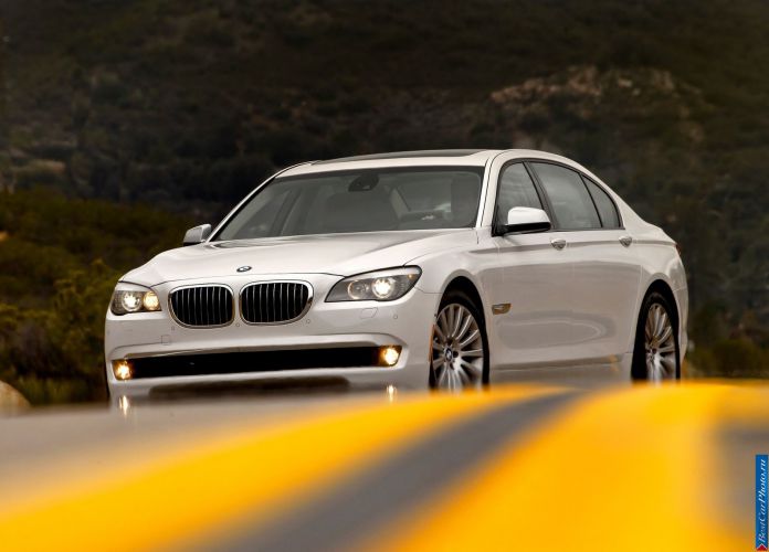 2011 BMW 750Li - фотография 8 из 70 2011 BMW 750Li - фотография 8 из 70