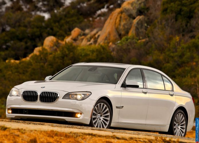 2011 BMW 750Li - фотография 10 из 70 2011 BMW 750Li - фотография 10 из 70