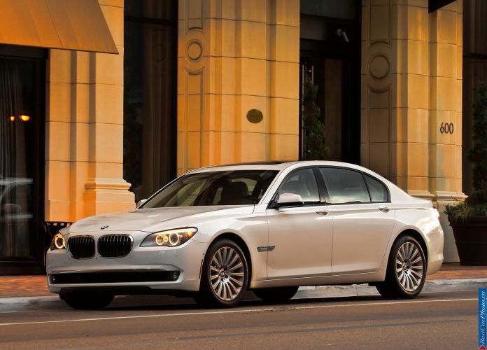2011 BMW 750Li - фотография 15 из 70 2011 BMW 750Li - фотография 15 из 70