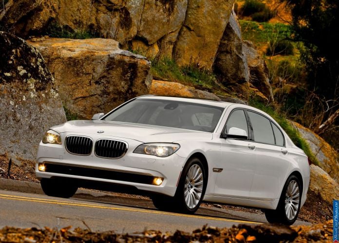 2011 BMW 750Li - фотография 16 из 70 2011 BMW 750Li - фотография 16 из 70
