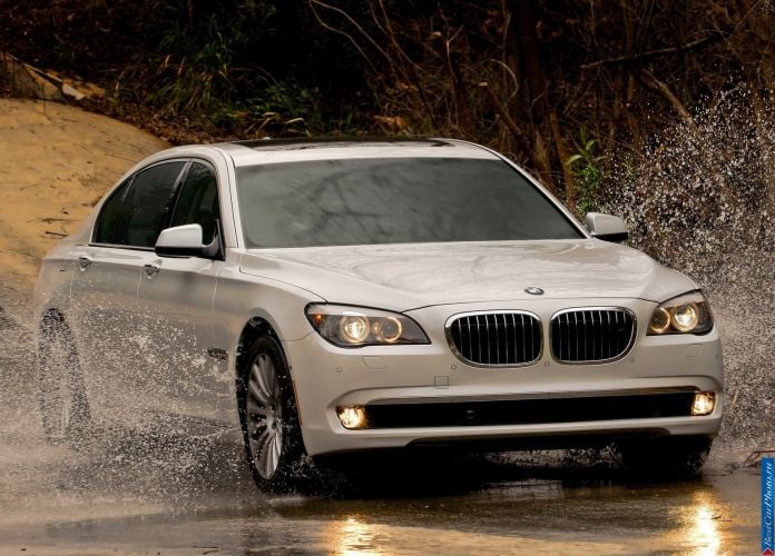 2011 BMW 750Li - фотография 20 из 70 2011 BMW 750Li - фотография 20 из 70