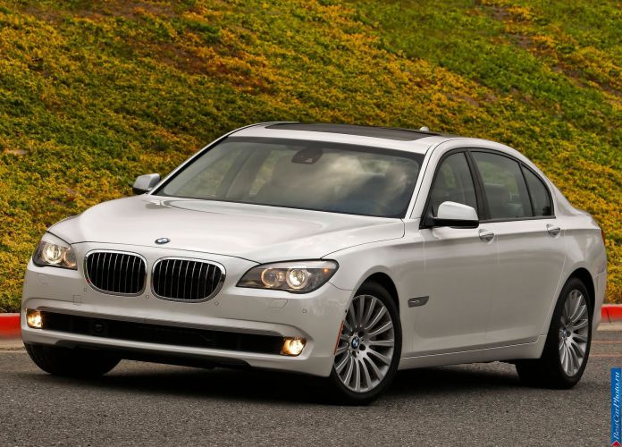 2011 BMW 750Li - фотография 22 из 70 2011 BMW 750Li - фотография 22 из 70