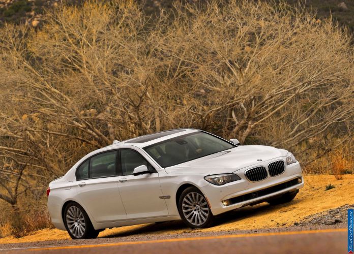 2011 BMW 750Li - фотография 25 из 70 2011 BMW 750Li - фотография 25 из 70