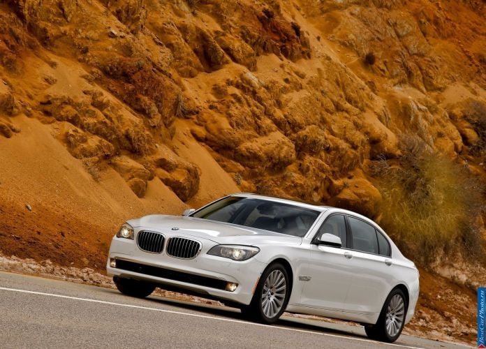 2011 BMW 750Li - фотография 28 из 70 2011 BMW 750Li - фотография 28 из 70