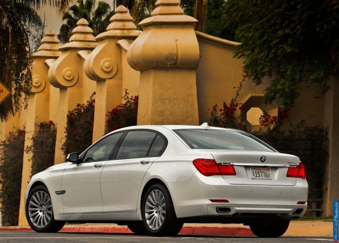 2011 BMW 750Li - фотография 40 из 70 2011 BMW 750Li - фотография 40 из 70
