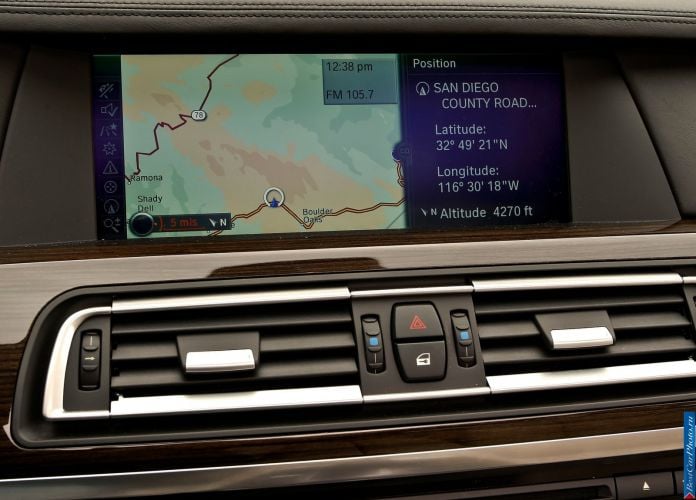 2011 BMW 750Li - фотография 55 из 70 2011 BMW 750Li - фотография 55 из 70