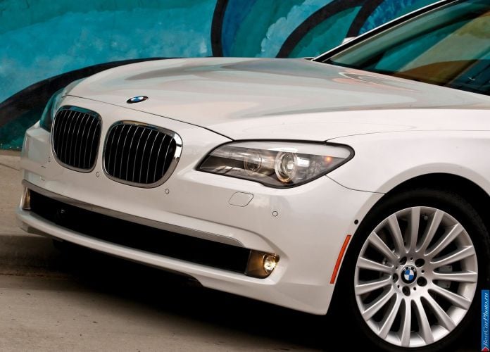 2011 BMW 750Li - фотография 57 из 70 2011 BMW 750Li - фотография 57 из 70