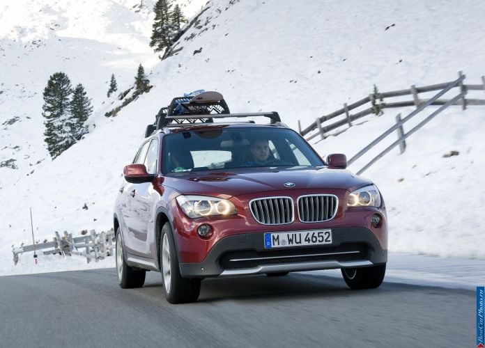 2011 BMW X1 xDrive28i - фотография 12 из 120