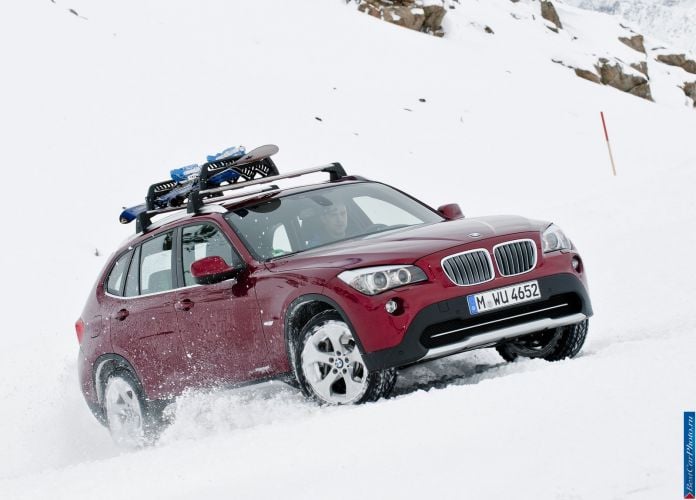 2011 BMW X1 xDrive28i - фотография 24 из 120