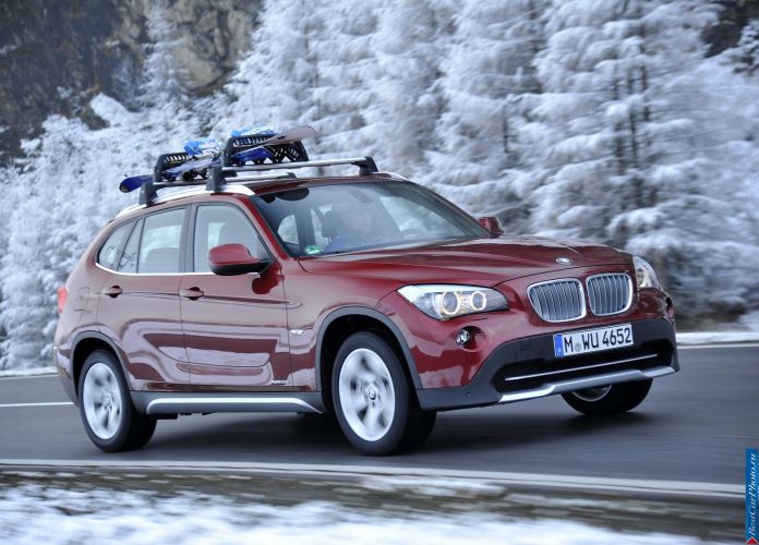 2011 BMW X1 xDrive28i - фотография 35 из 120