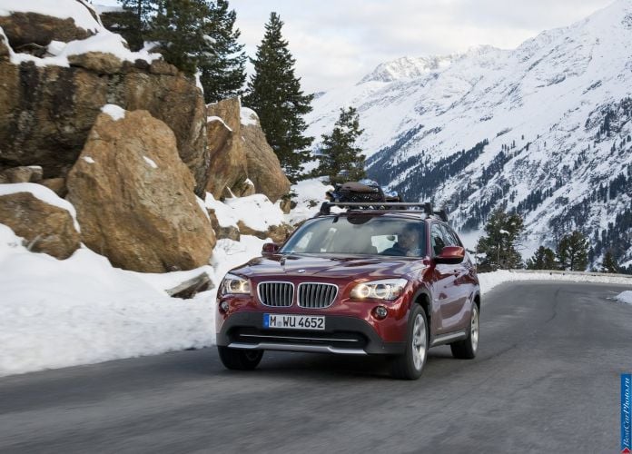 2011 BMW X1 xDrive28i - фотография 45 из 120