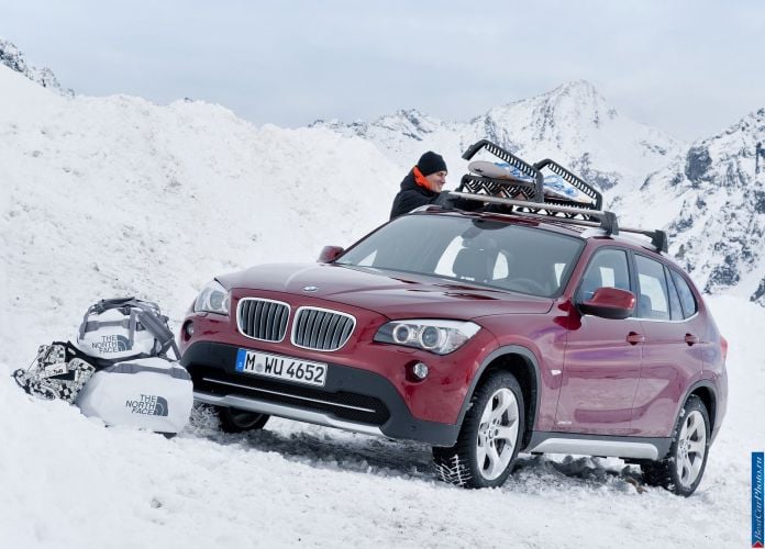 2011 BMW X1 xDrive28i - фотография 52 из 120