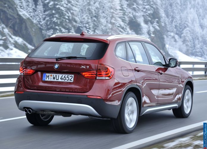 2011 BMW X1 xDrive28i - фотография 70 из 120