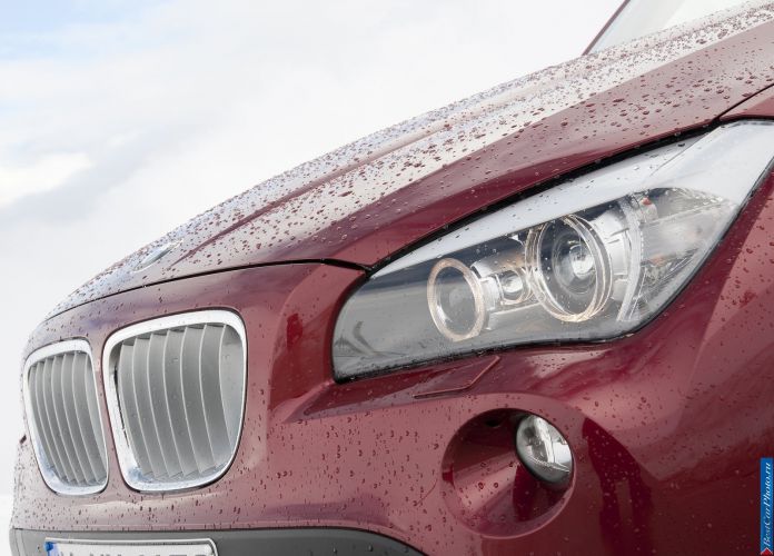 2011 BMW X1 xDrive28i - фотография 112 из 120