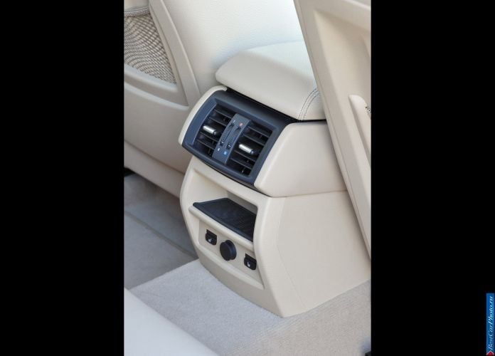 2011 BMW X3 xDrive20d - фотография 198 из 202 2011 BMW X3 xDrive20d - фотография 198 из 202