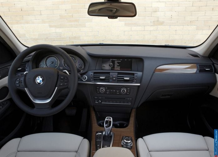 2011 BMW X3 xDrive35i - фотография 176 из 217 2011 BMW X3 xDrive35i - фотография 176 из 217