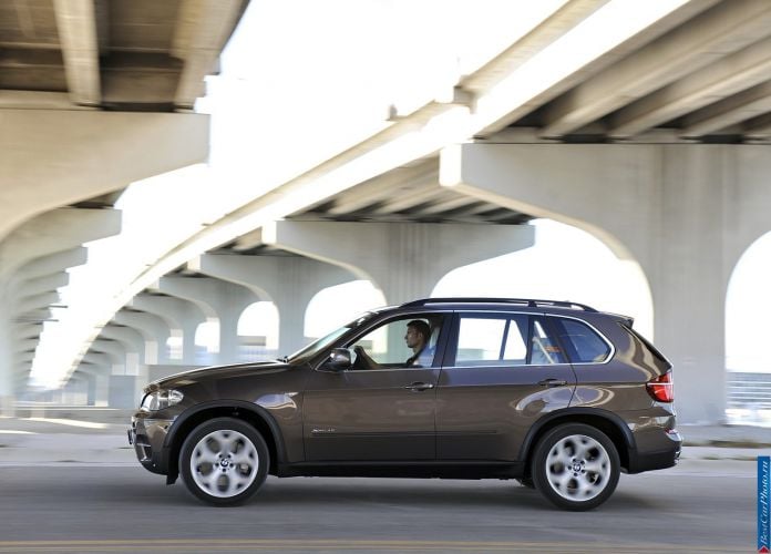 2011 BMW X5 - фотография 41 из 157