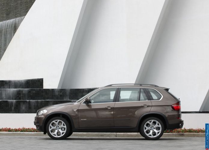 2011 BMW X5 - фотография 54 из 157