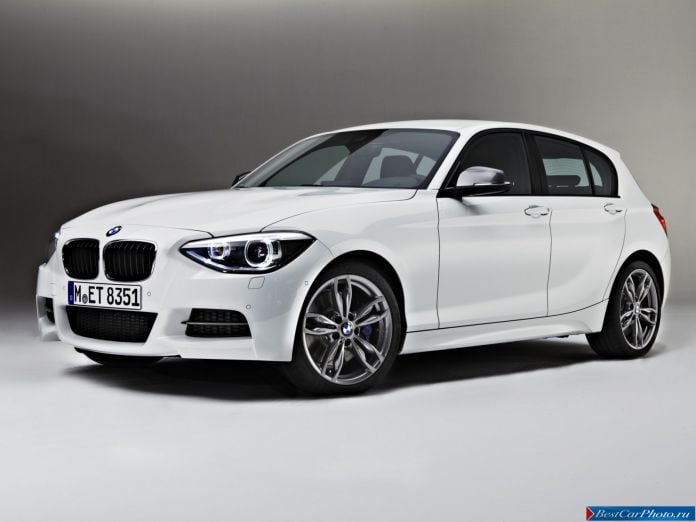 2012 BMW 1-series M - фотография 1 из 18