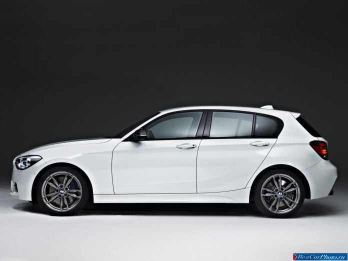 2012 BMW 1-series M - фотография 2 из 18