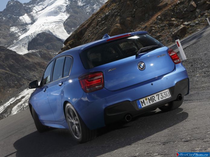 2012 BMW 1-series M - фотография 15 из 18