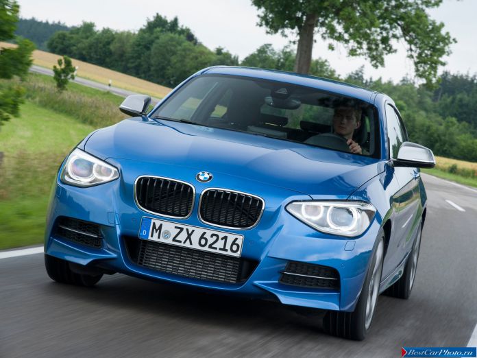 2012 BMW 1-series 3-door M135i - фотография 10 из 33