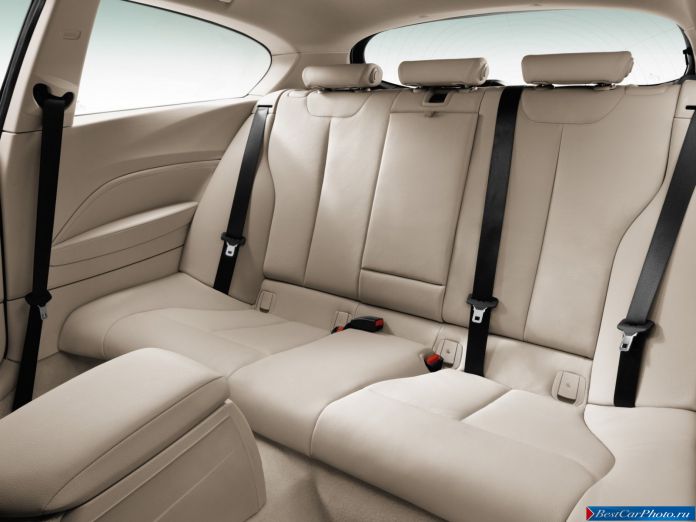 2012 BMW 1-series 3-door - фотография 20 из 20