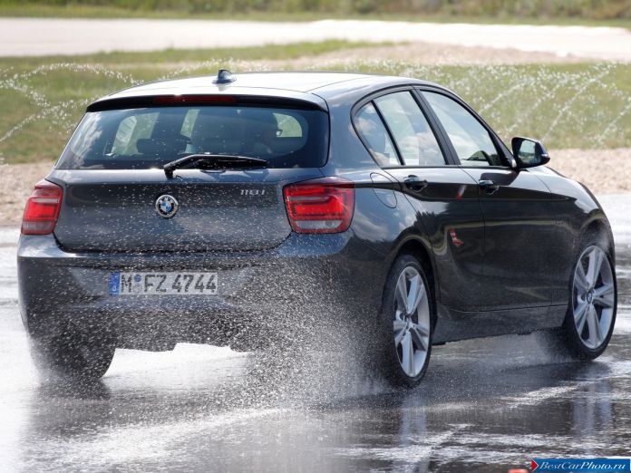 2012 BMW 1-series Sport Line - фотография 28 из 50 2012 BMW 1-series Sport Line - фотография 28 из 50