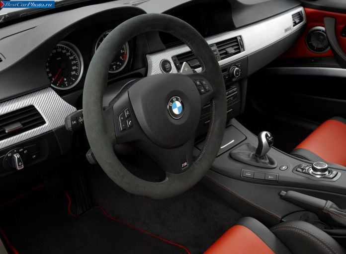2012 BMW M3 CRT - фотография 14 из 29