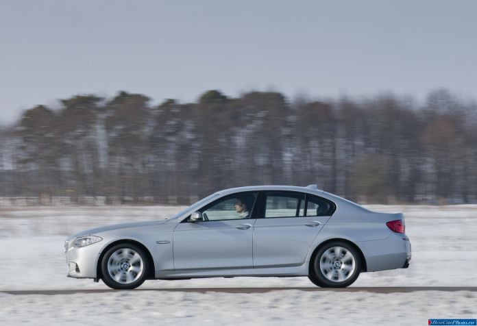 2012 BMW 5-series M550d xDrive Sedan - фотография 12 из 116