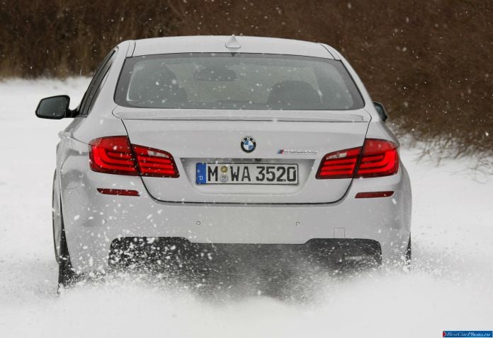 2012 BMW 5-series M550d xDrive Sedan - фотография 18 из 116