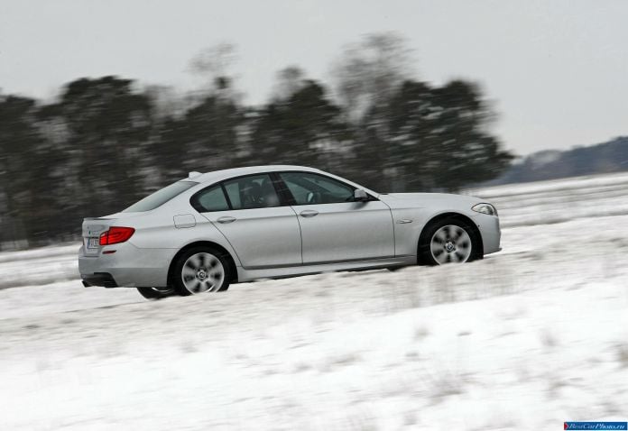 2012 BMW 5-series M550d xDrive Sedan - фотография 27 из 116 2012 BMW 5-series M550d xDrive Sedan - фотография 27 из 116