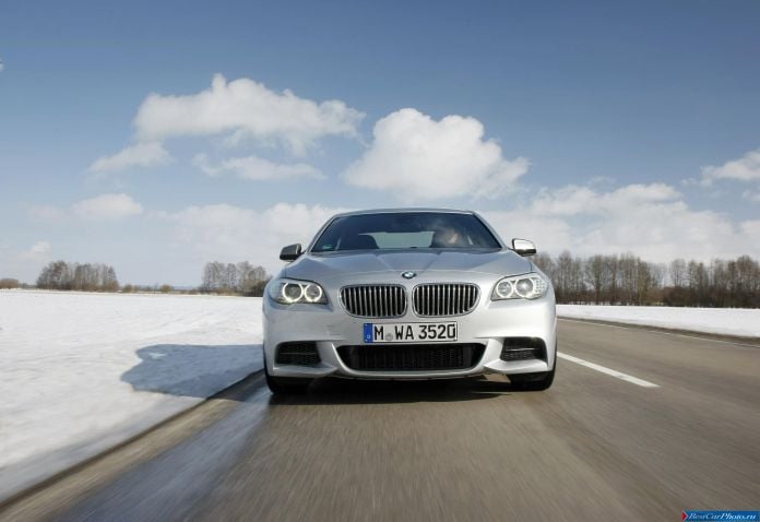 2012 BMW 5-series M550d xDrive Sedan - фотография 36 из 116