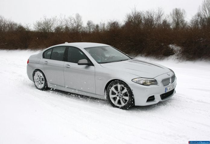 2012 BMW 5-series M550d xDrive Sedan - фотография 53 из 116