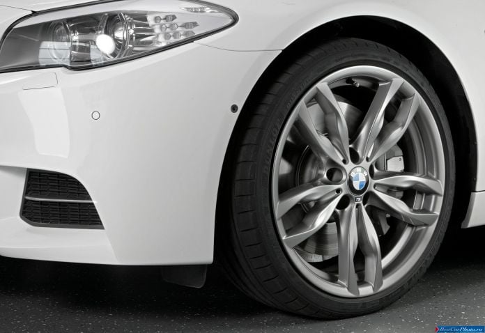 2012 BMW 5-series M550d xDrive Sedan - фотография 71 из 116 2012 BMW 5-series M550d xDrive Sedan - фотография 71 из 116