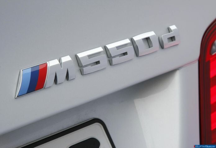 2012 BMW 5-series M550d xDrive Sedan - фотография 84 из 116
